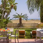 Villa Chelidonia Larnaca Seafront *