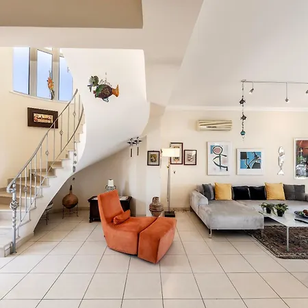 Chelidonia Larnaca Seafront Villa *