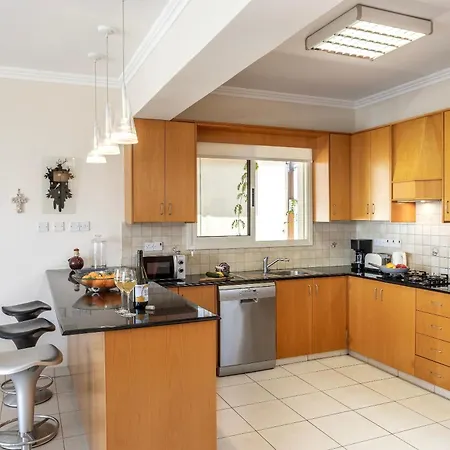 Chelidonia Larnaca Seafront * Meneou