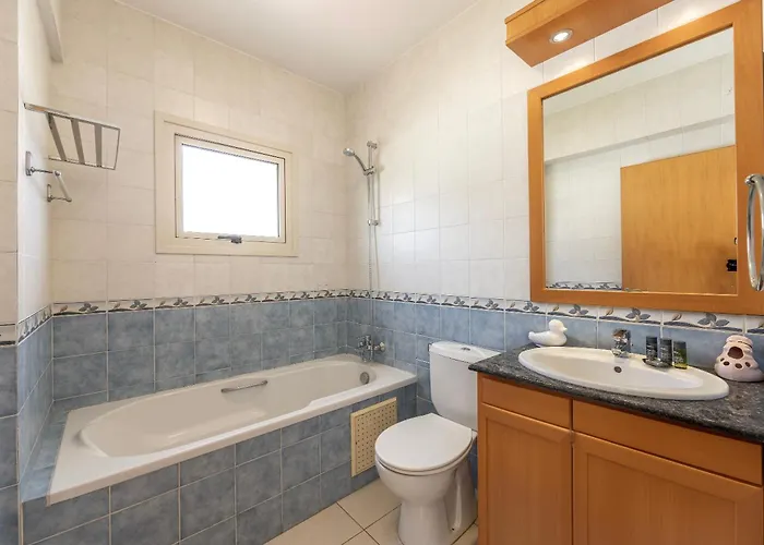 Chelidonia Larnaca Seafront * Meneou