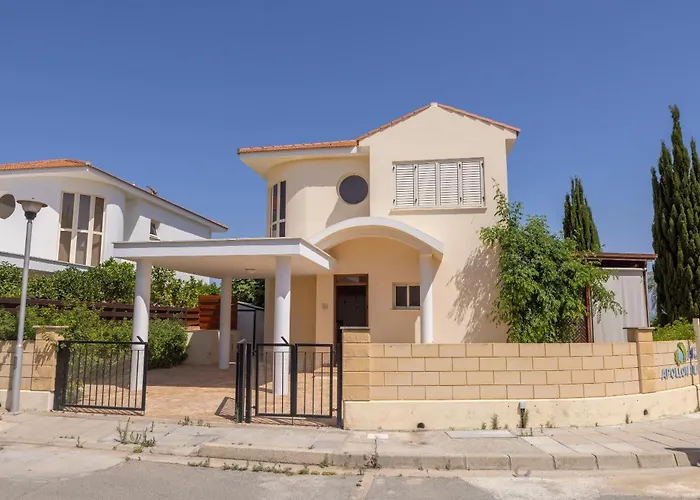 Chelidonia Larnaca Seafront Meneou